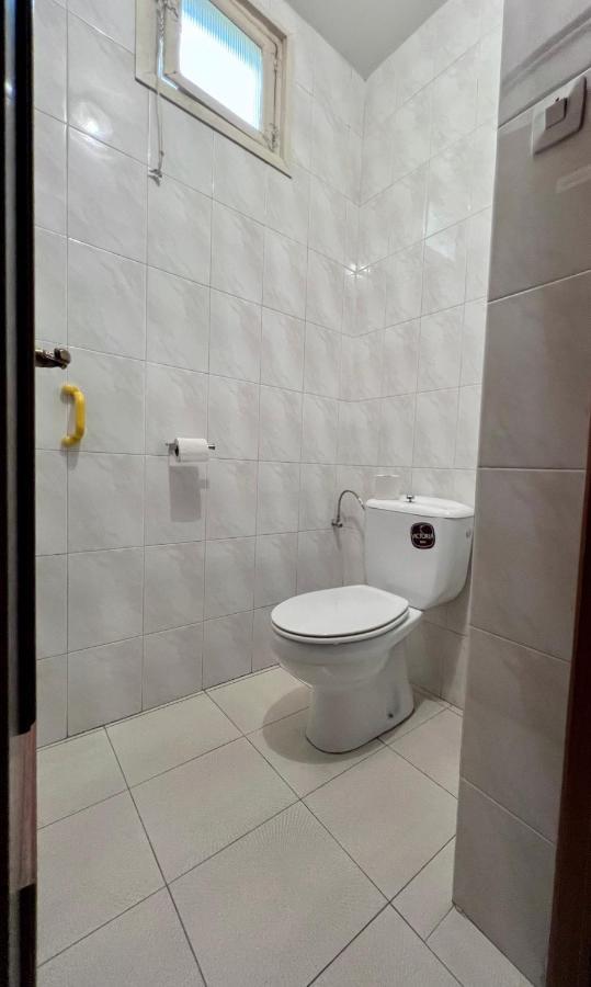 Hostal Conde De Alba Madrid Exterior foto