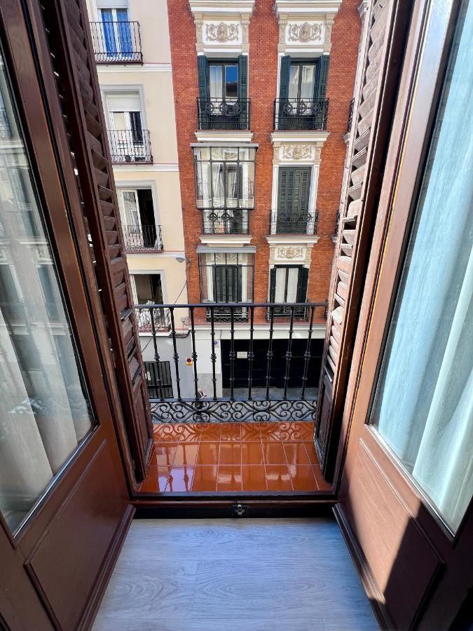 Hostal Conde De Alba Madrid Exterior foto