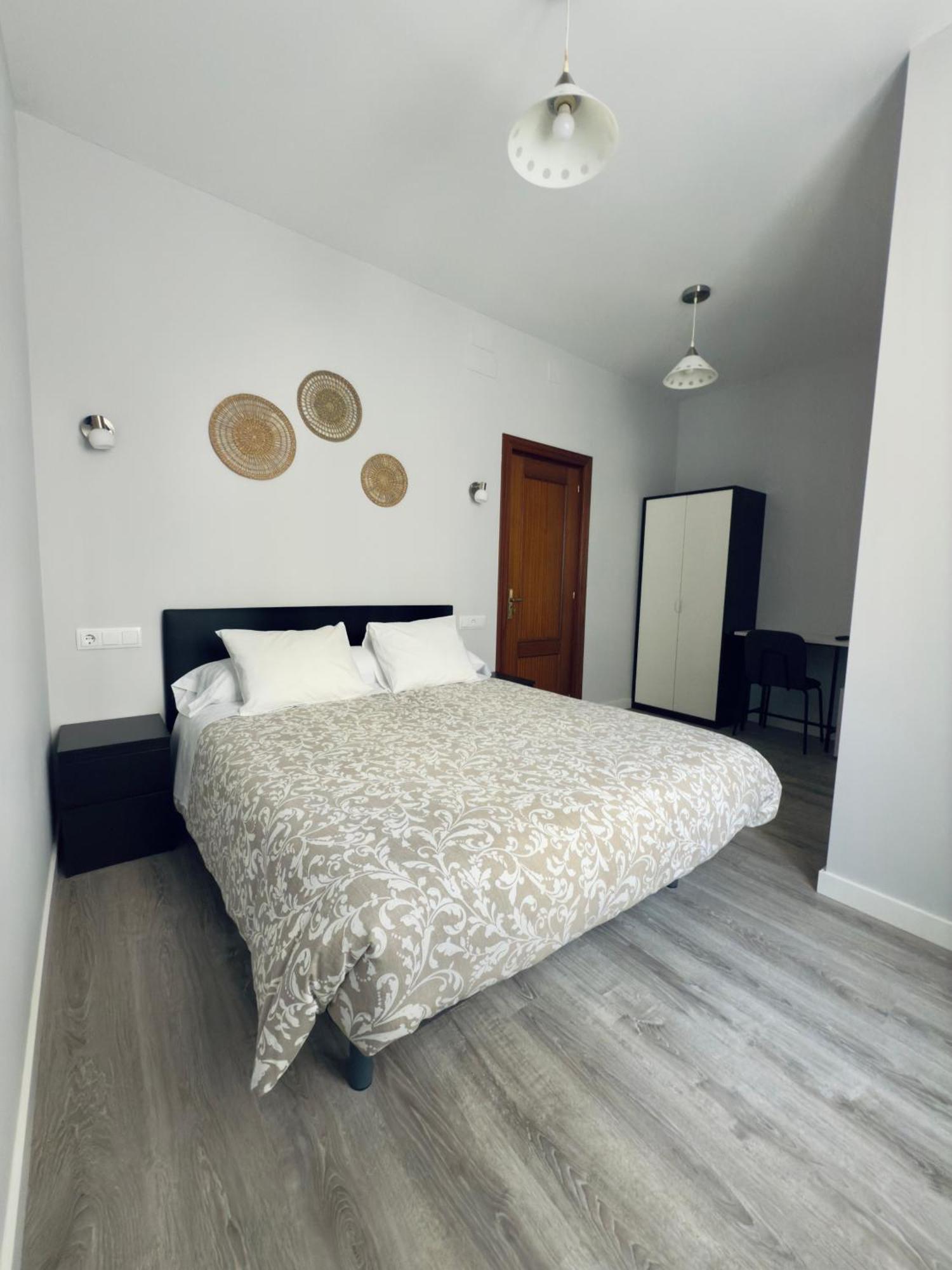 Hostal Conde De Alba Madrid Exterior foto