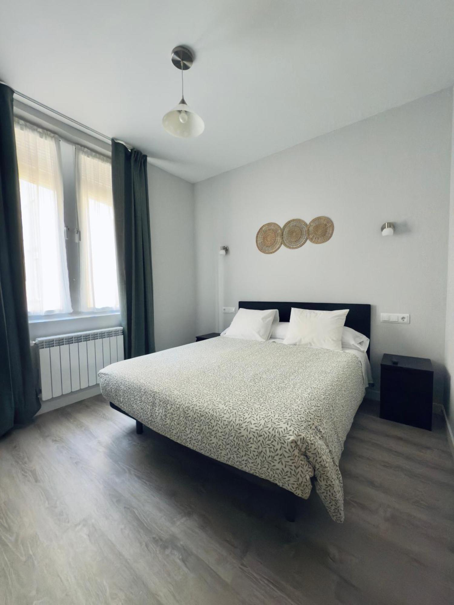 Hostal Conde De Alba Madrid Exterior foto