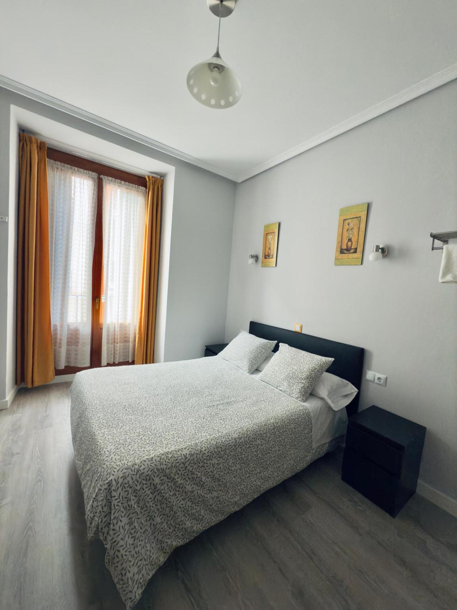Hostal Conde De Alba Madrid Exterior foto